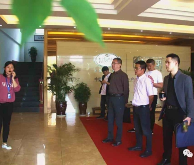 “堅扶實業(yè)，造福人民”推動食用菌產業(yè)升級！省發(fā)改委商價管理處領導蒞臨仙客來靈芝調研。