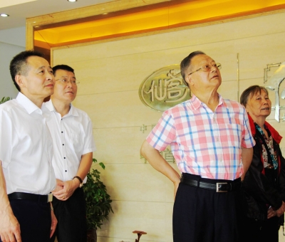 推進農(nóng)業(yè)發(fā)展抓好生產(chǎn)落實，仙客來因為他的到來備受鼓舞！