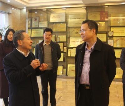 省稅務(wù)局領(lǐng)導(dǎo)送政策、送溫暖！為仙客來公司高質(zhì)量發(fā)展助力