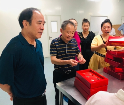 南京軍區(qū)原副參謀長(zhǎng)陳健將軍蒞臨仙客來(lái)公司參觀考察