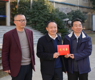 熊晉喜副市長(zhǎng)看望慰問(wèn)聯(lián)系服務(wù)專家潘新華研究員